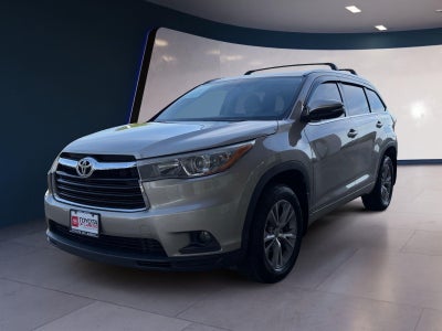 Photo of a 2015 Toyota Highlander XLE 4DR SUV for sale