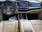 2015 Highlander Thumbnail 10