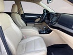 2015 Highlander Thumbnail 15