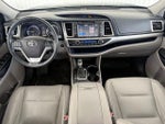 2015 Highlander Thumbnail 3