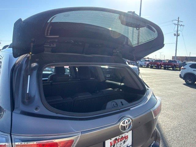 2015 Toyota Highlander - $20,926