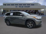2016 Highlander Thumbnail 2