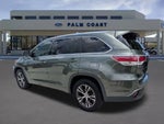 2016 Highlander Thumbnail 5