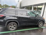 2016 Highlander Thumbnail 3
