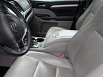 2016 Highlander Thumbnail 8