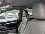 2016 Highlander Thumbnail 9