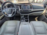 2016 Highlander Thumbnail 17