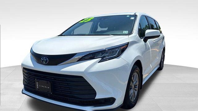 Preowned 2023 Toyota Sienna LE 8-Passenger for Sale