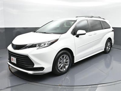 Photo of a 2022 Toyota Sienna LE 8-Passenger 4DR Mini-Van for sale