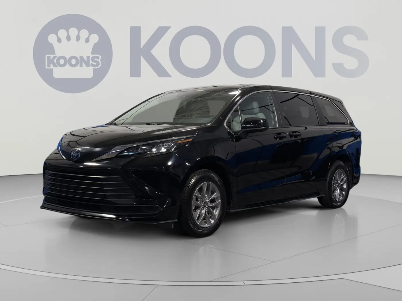 2025 Toyota Sienna - $37,500