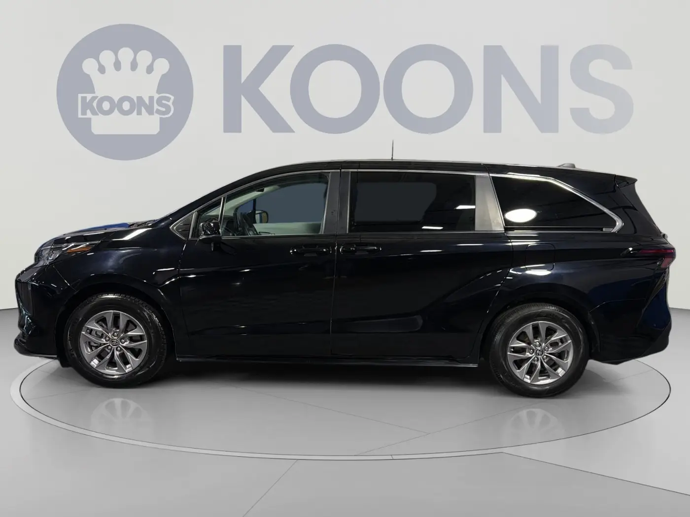 2025 Toyota Sienna - $37,500