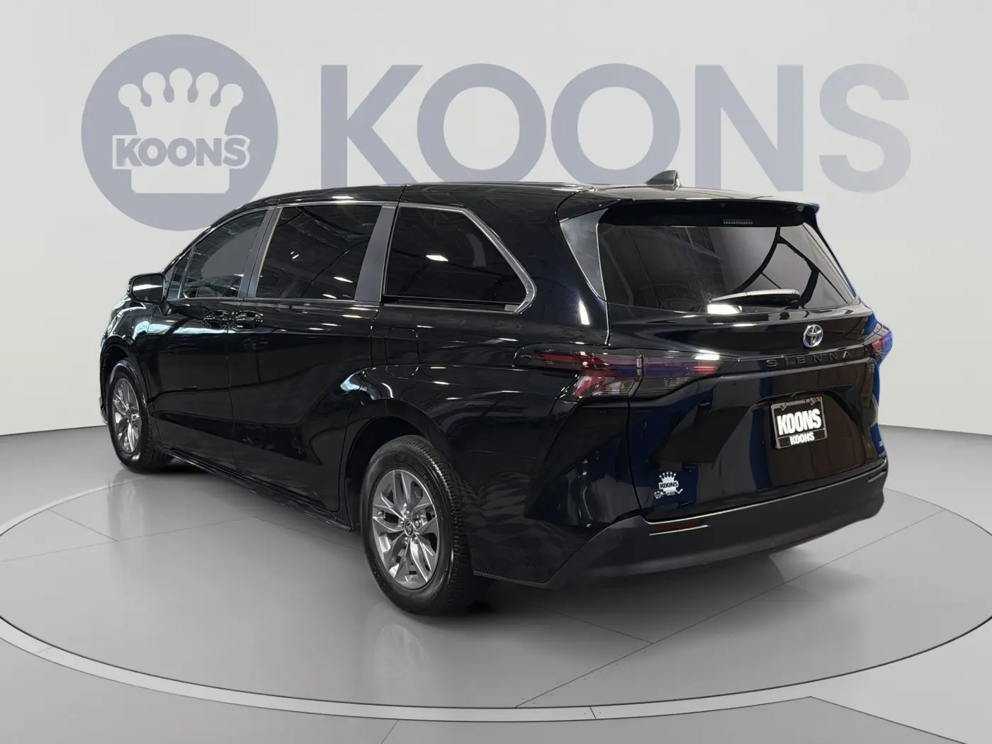 2025 Toyota Sienna - $37,500
