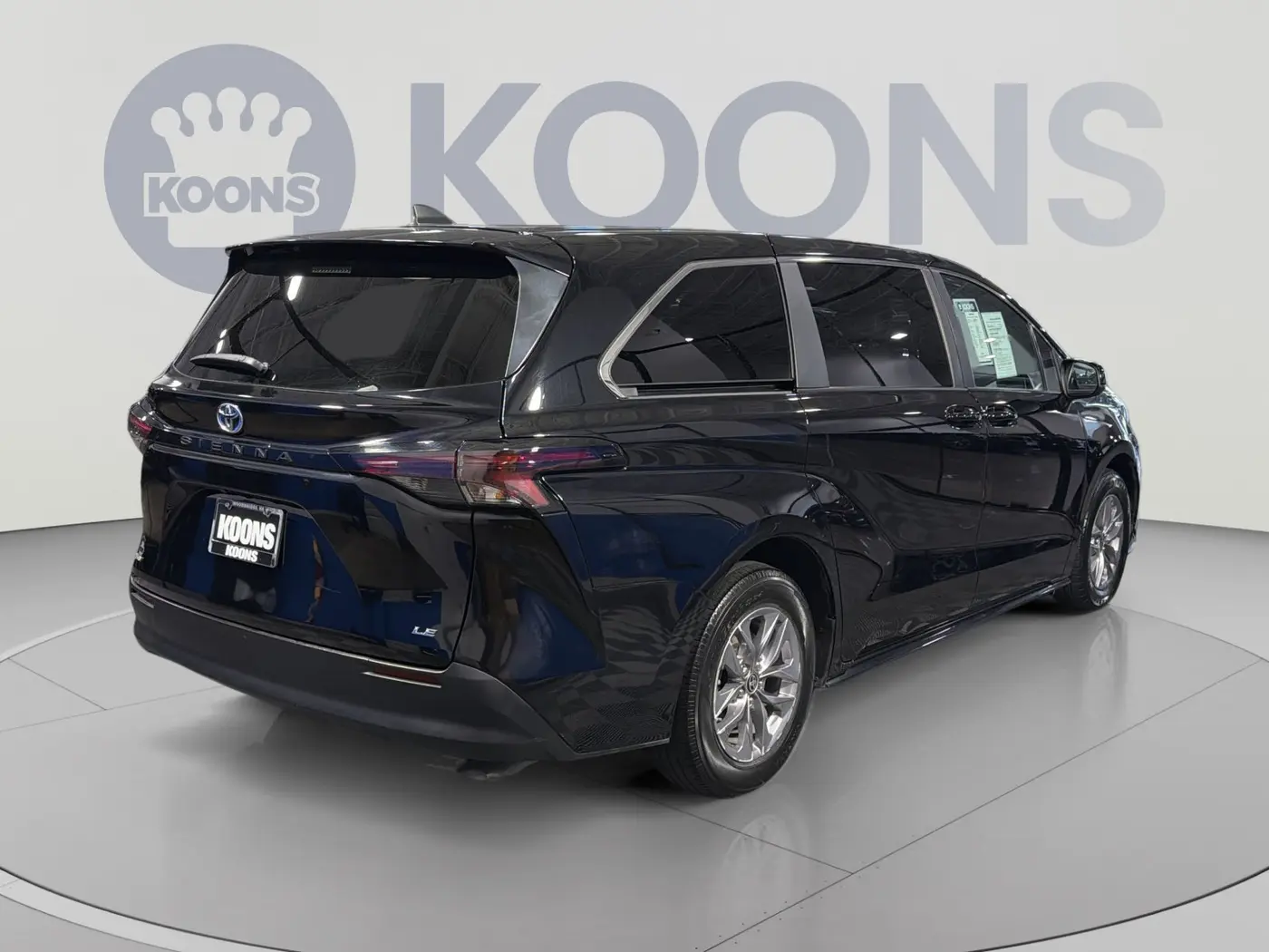 2025 Toyota Sienna - $37,500