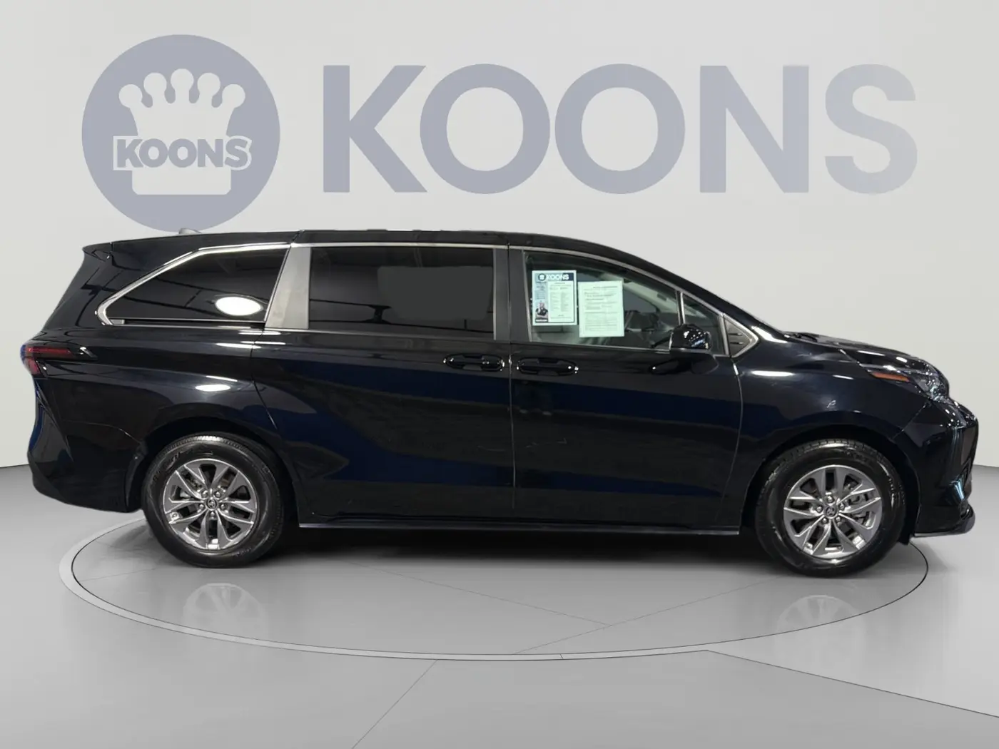 2025 Toyota Sienna - $37,500