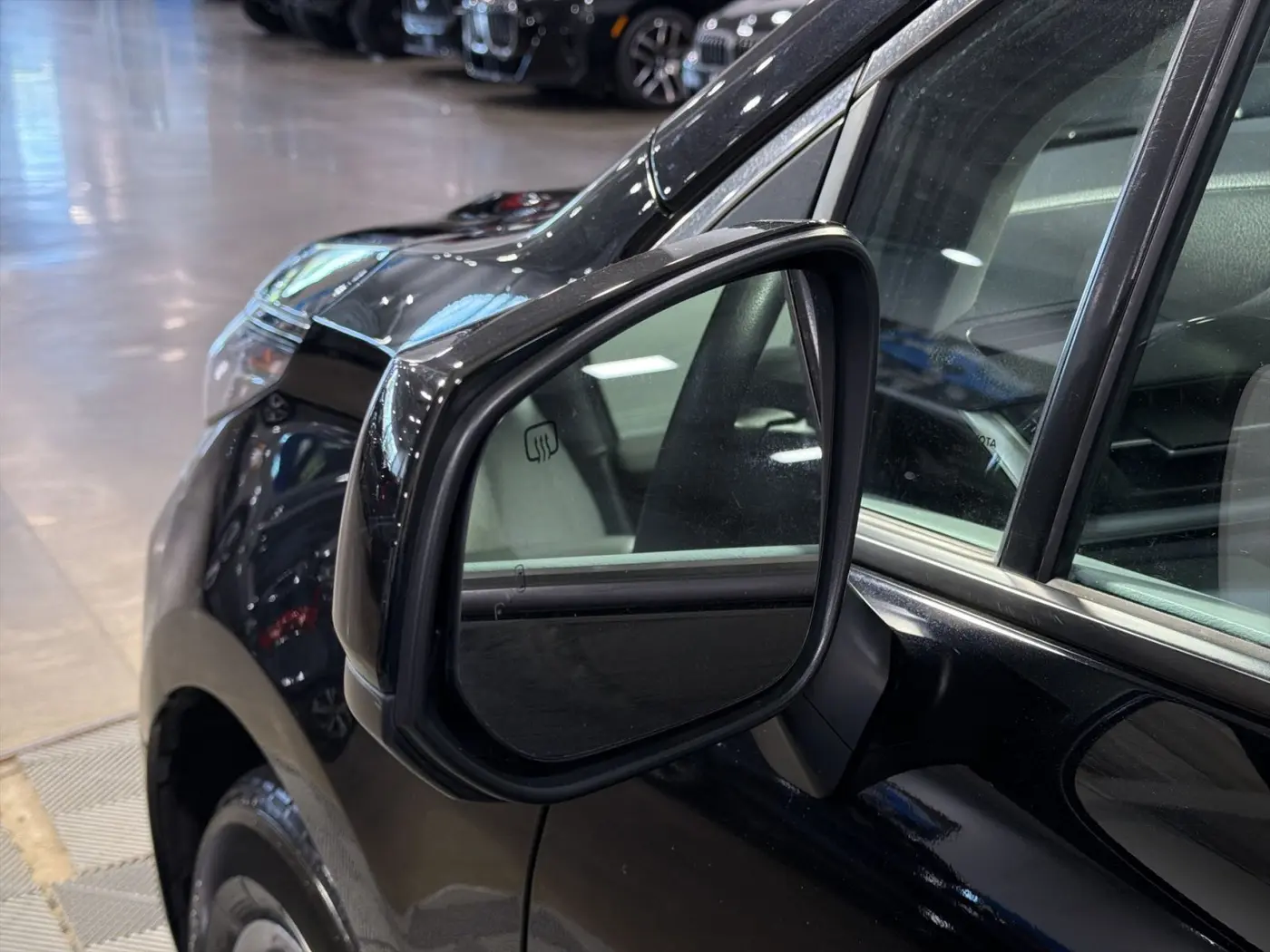 2025 Toyota Sienna - $37,500