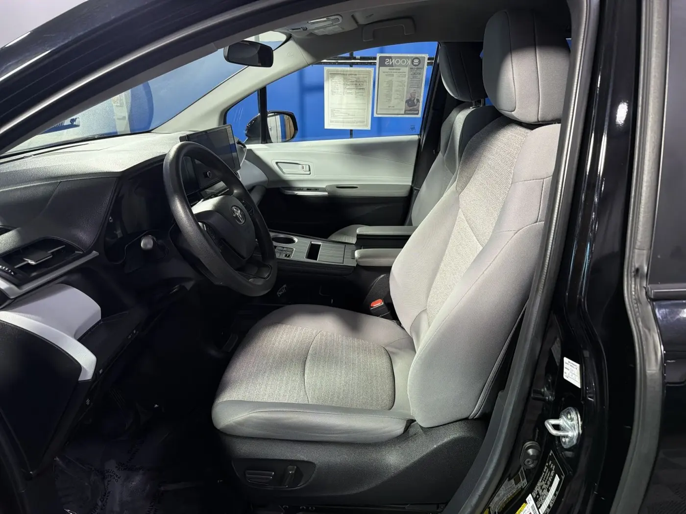 2025 Toyota Sienna - $37,500