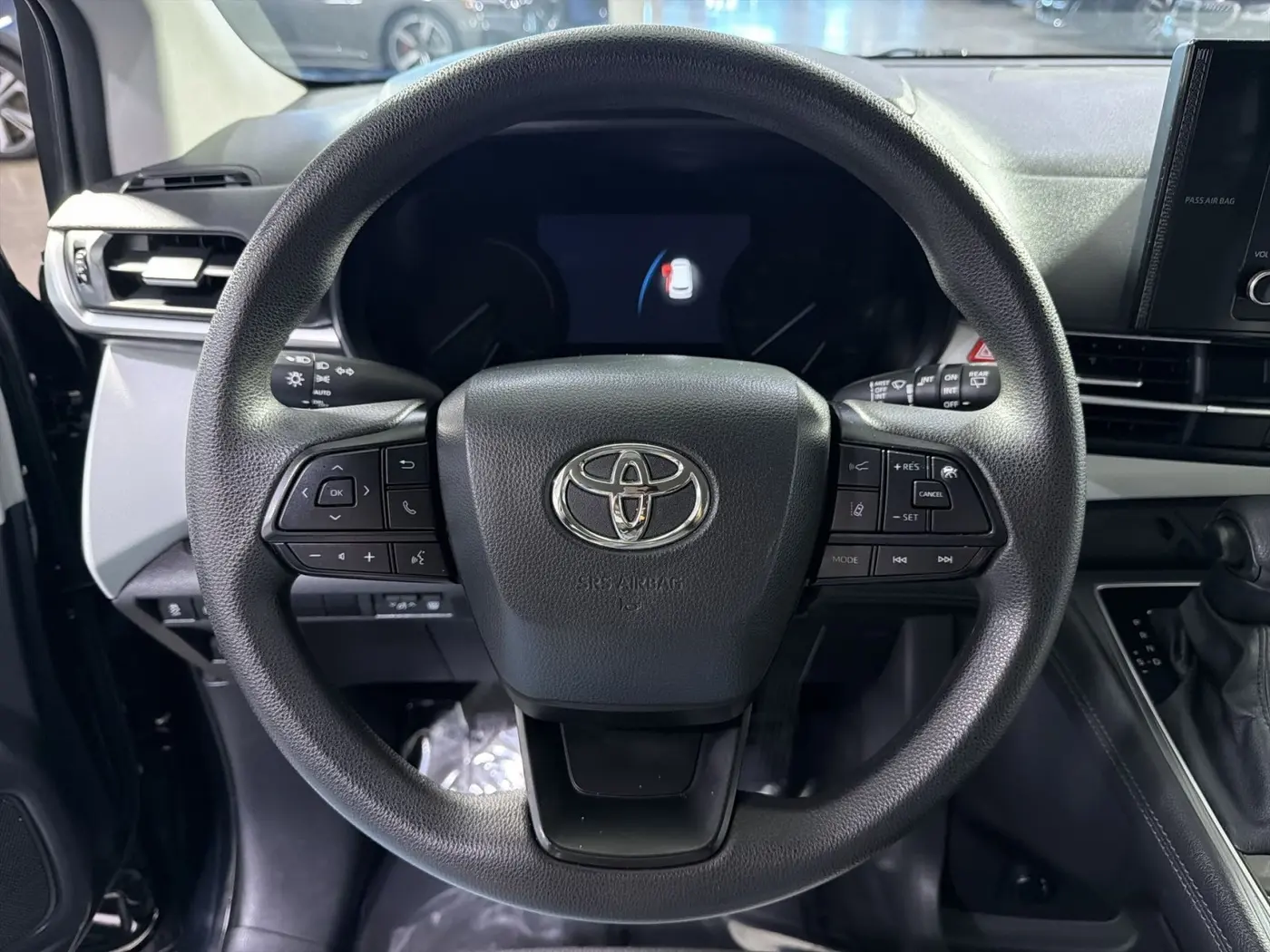 2025 Toyota Sienna - $37,500