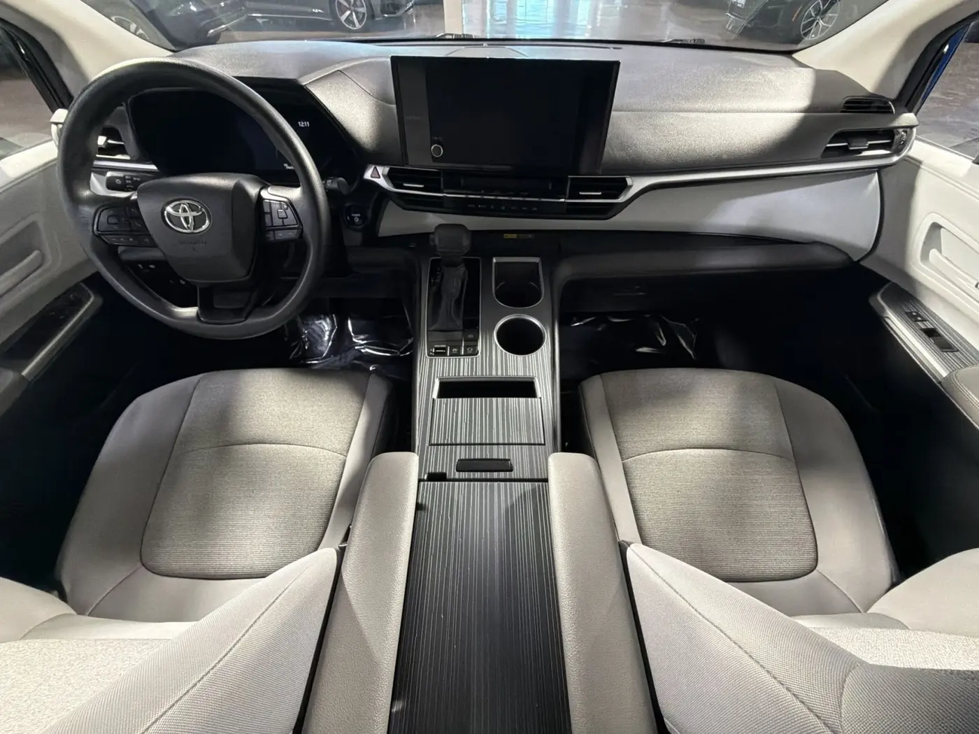 2025 Toyota Sienna - $37,500