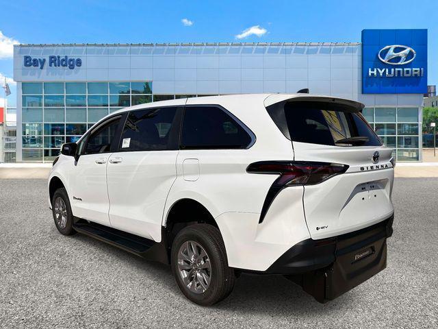 2026 Toyota Sienna - $75,163