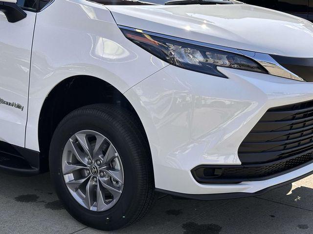 2026 Toyota Sienna - $75,163