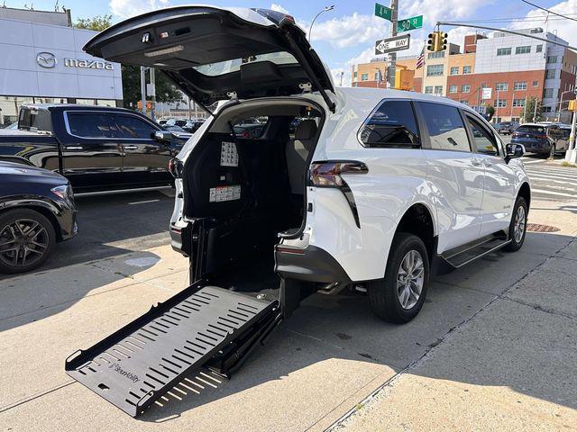2026 Toyota Sienna - $75,163
