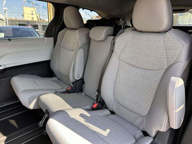 2026 Toyota Sienna - $75,163