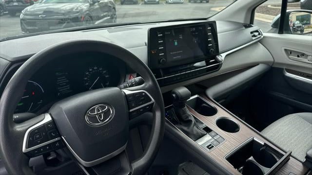 2021 Toyota Sienna LE 8-Passenger