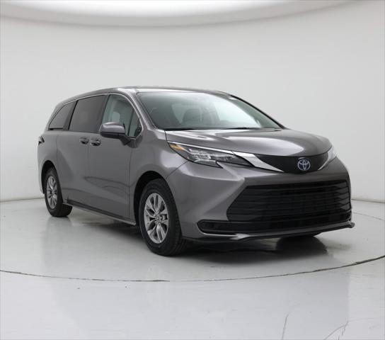 2024 Toyota Sienna LE 8-Passenger
