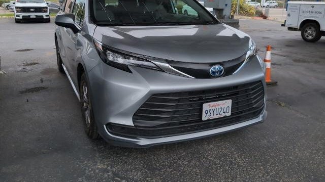 2025 Toyota Sienna LE 8-Passenger