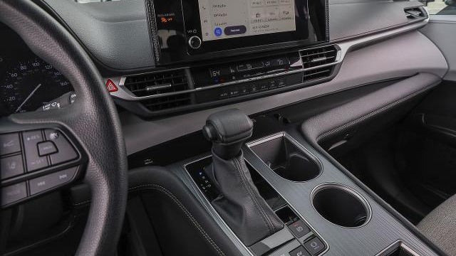 2025 Toyota Sienna LE 8-Passenger
