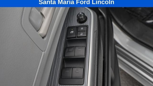 2025 Toyota Sienna LE 8-Passenger