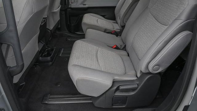 2025 Toyota Sienna LE 8-Passenger