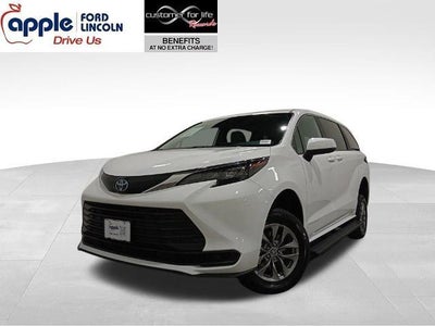 Photo of a 2025 Toyota Sienna LE 8-Passenger 4DR Mini-Van for sale