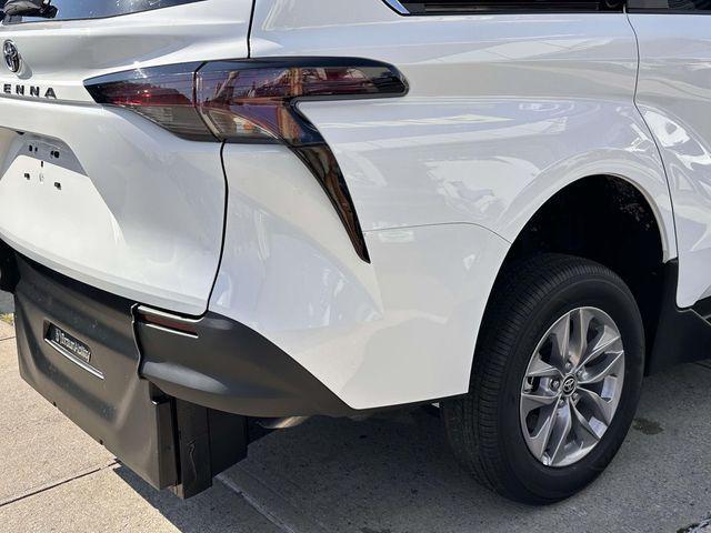 2026 Toyota Sienna - $75,163