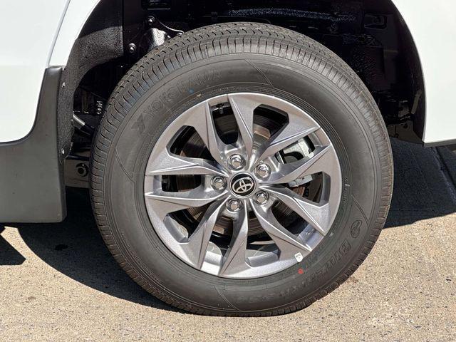 2026 Toyota Sienna - $75,163