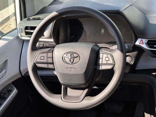 2026 Toyota Sienna - $75,163