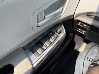 2025 Toyota Sienna LE 8-Passenger 4DR Mini-Van