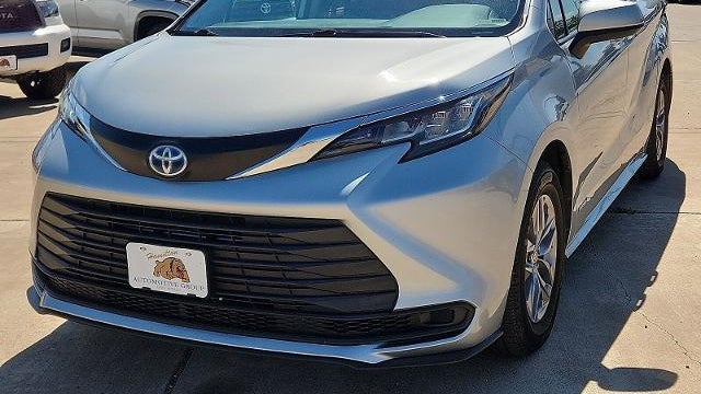 Preowned 2021 Toyota Sienna LE 8-Passenger for Sale
