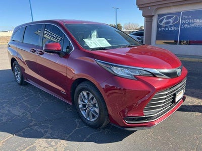 Photo of a 2021 Toyota Sienna LE 8-Passenger 4DR Mini-Van for sale