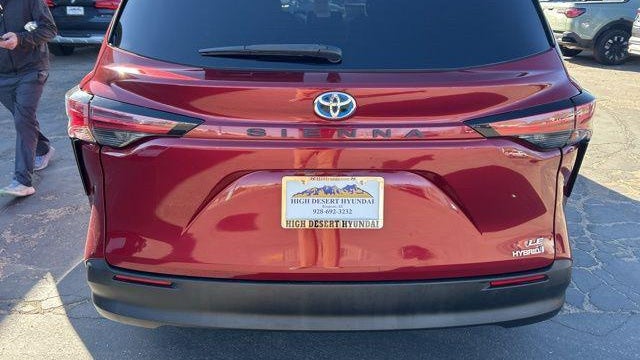 2021 Toyota Sienna LE 8-Passenger
