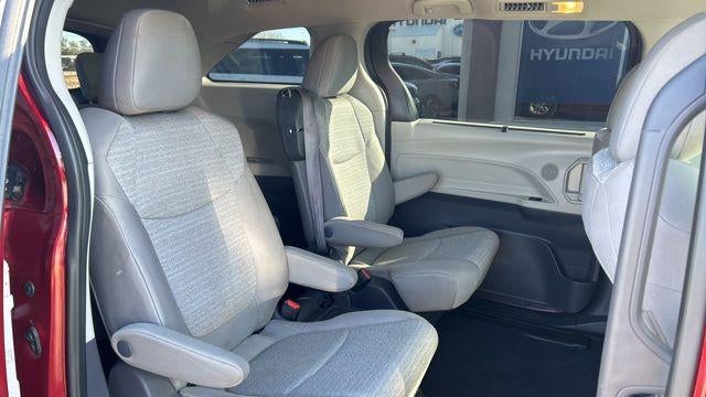 2021 Toyota Sienna LE 8-Passenger