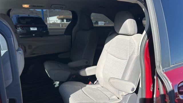 2021 Toyota Sienna LE 8-Passenger