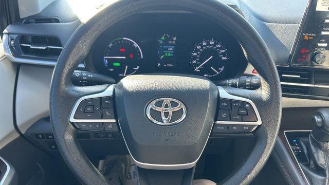 2021 Toyota Sienna LE 8-Passenger