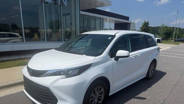 2024 Toyota Sienna LE 8-Passenger