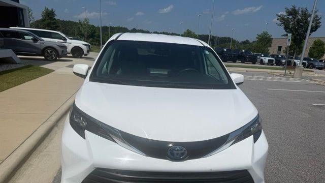 2024 Toyota Sienna LE 8-Passenger