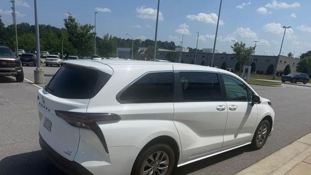 2024 Toyota Sienna LE 8-Passenger