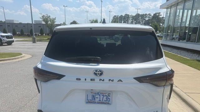 2024 Toyota Sienna LE 8-Passenger