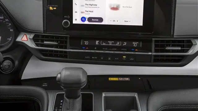 2026 Toyota Sienna LE 8-Passenger