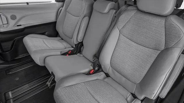2026 Toyota Sienna LE 8-Passenger