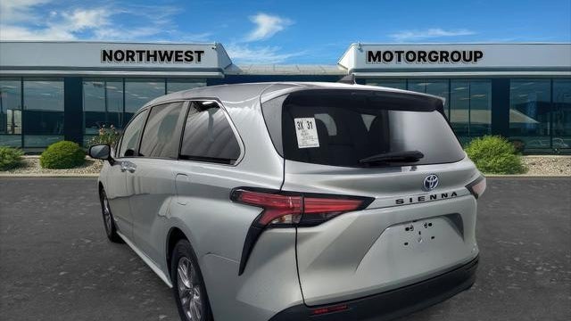 2021 Toyota Sienna LE 8-Passenger